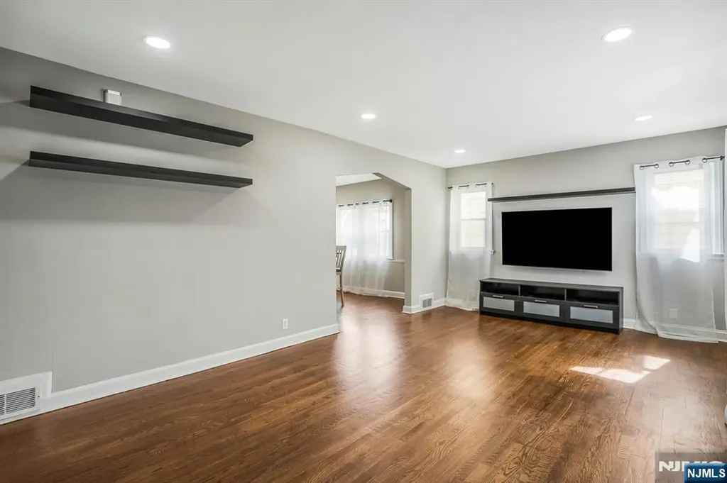 16 Pleasant Belleville NJ 07109