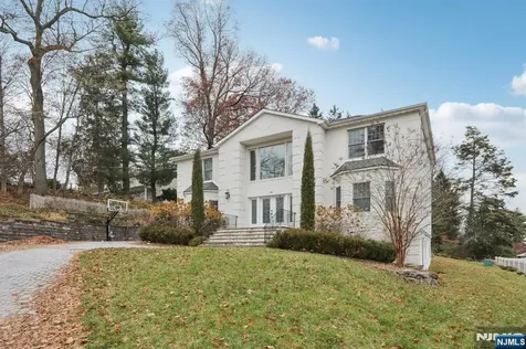 680 Soldier Hill Road Oradell NJ 07649
