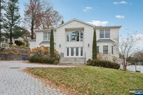 680 Soldier Hill Road Oradell NJ 07649