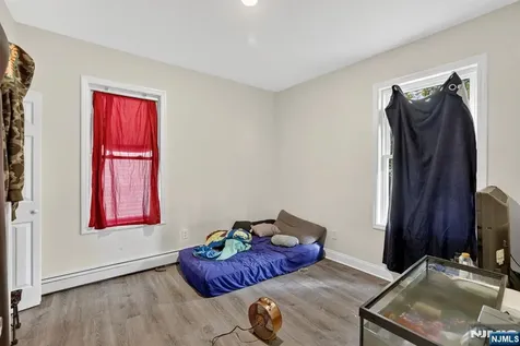 78 Treacy Avenue Newark NJ 07108