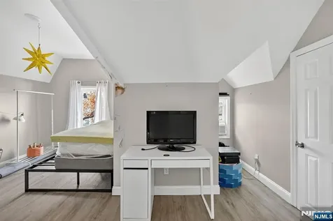 78 Treacy Avenue Newark NJ 07108