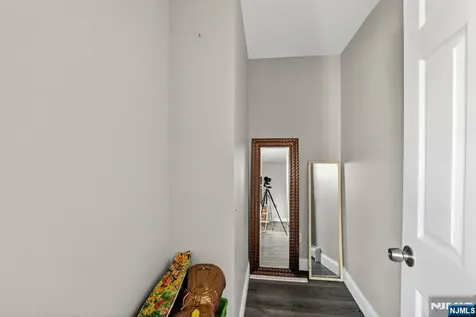 78 Treacy Avenue Newark NJ 07108