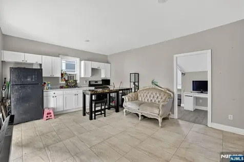 78 Treacy Avenue Newark NJ 07108