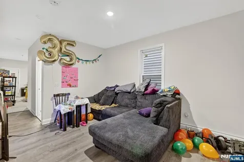 78 Treacy Avenue Newark NJ 07108