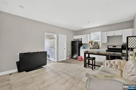 78 Treacy Avenue Newark NJ 07108