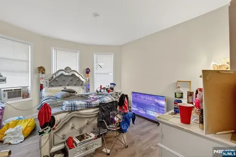 78 Treacy Avenue Newark NJ 07108