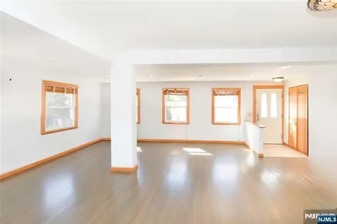93 Copley Avenue Teaneck NJ 07666