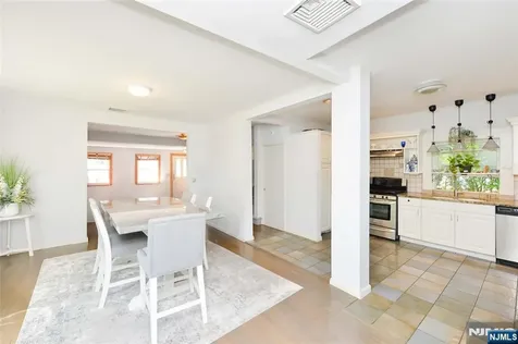 93 Copley Avenue Teaneck NJ 07666