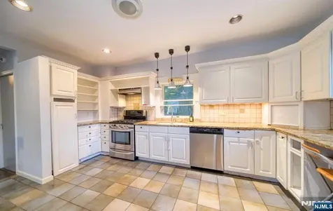 93 Copley Avenue Teaneck NJ 07666