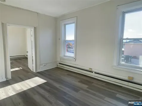 10 Hilliard Avenue Edgewater NJ 07020