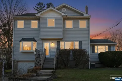 8 Tyler Place West Milford NJ 07421