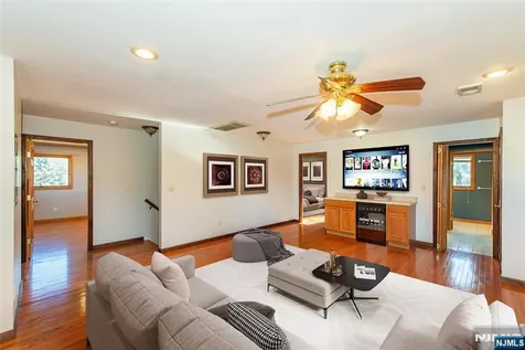 8 Tyler Place West Milford NJ 07421