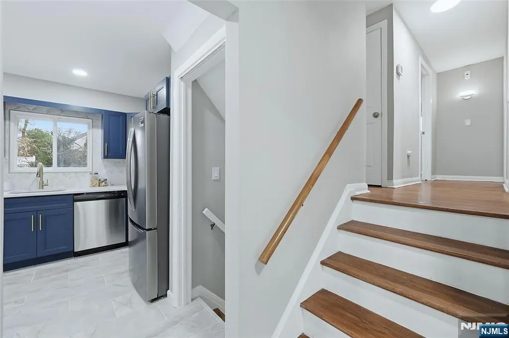 15 Carol Place Bloomfield NJ 07003