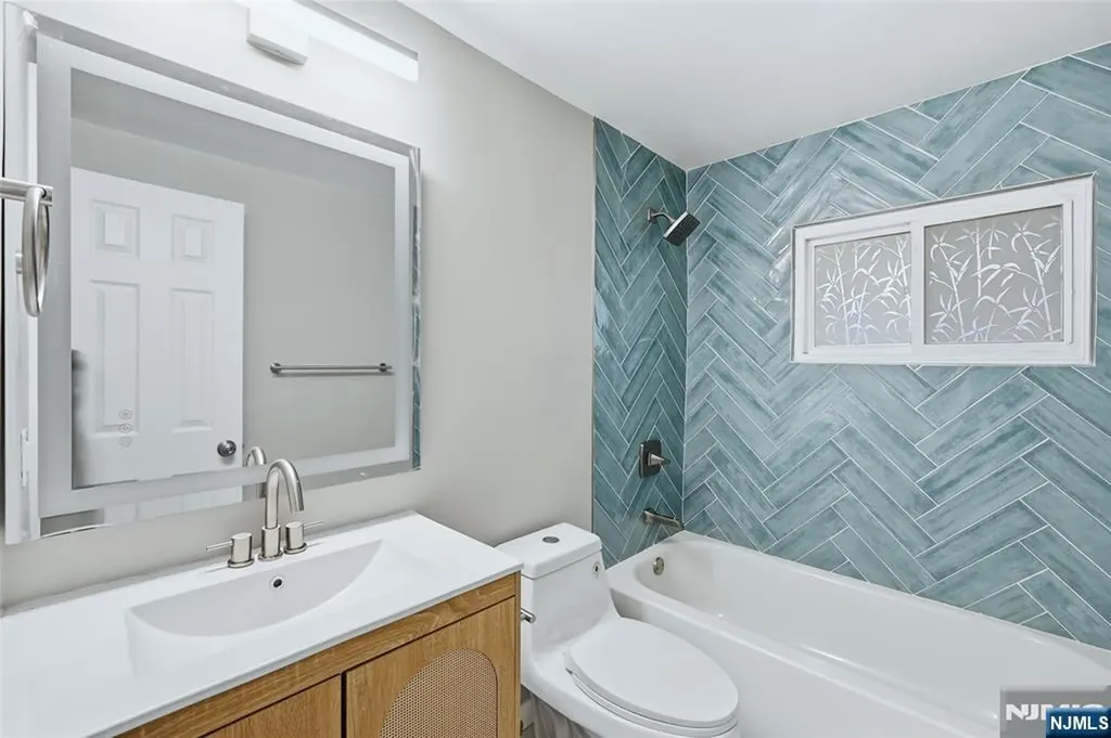 15 Carol Place Bloomfield NJ 07003