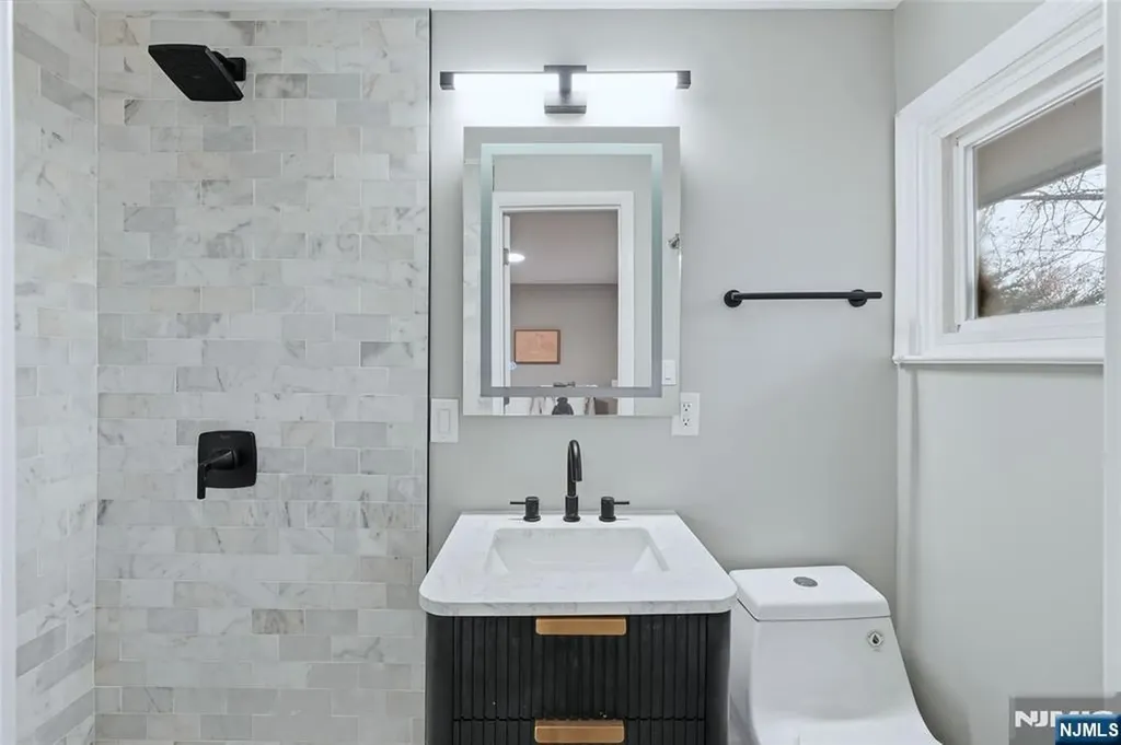 15 Carol Place Bloomfield NJ 07003