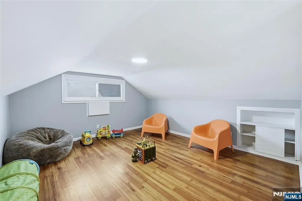 15 Carol Place Bloomfield NJ 07003