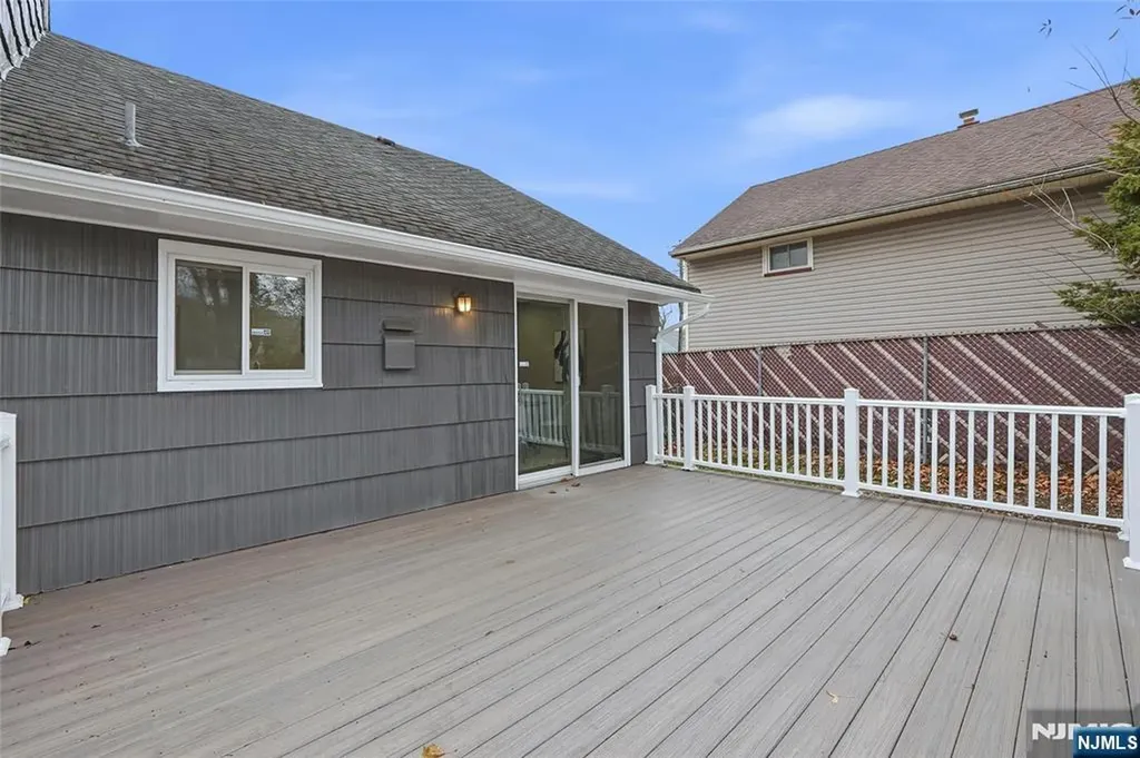 15 Carol Place Bloomfield NJ 07003