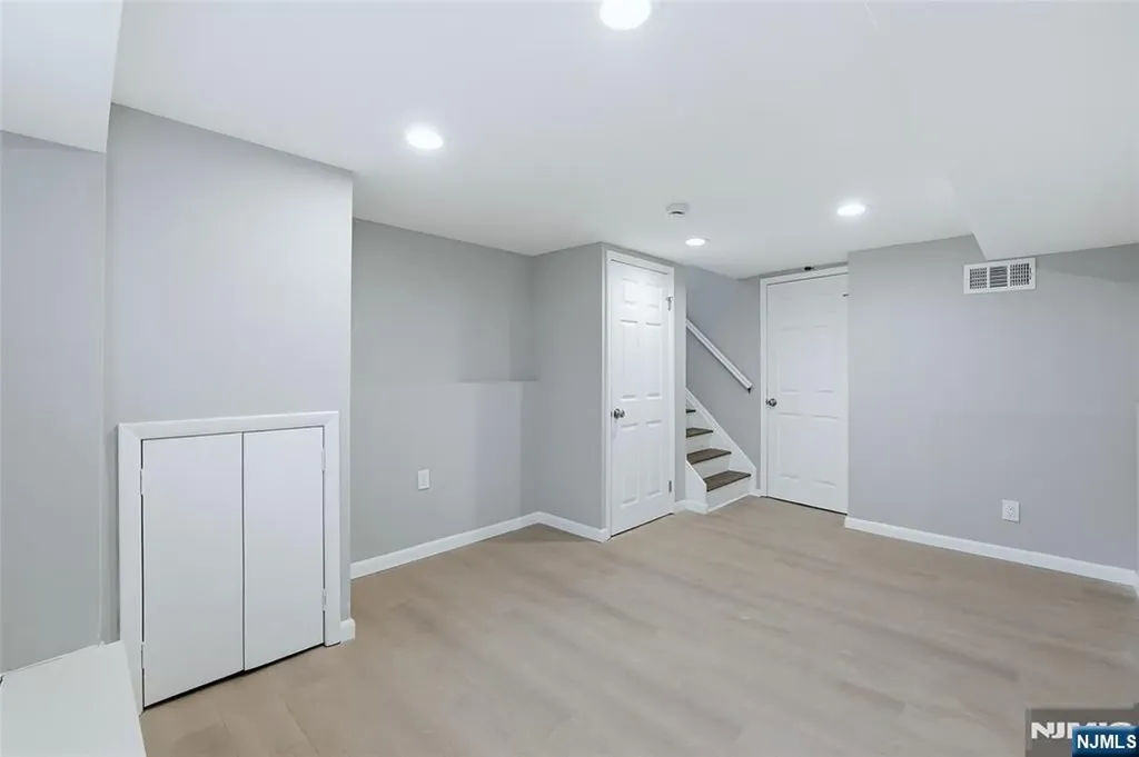 15 Carol Place Bloomfield NJ 07003