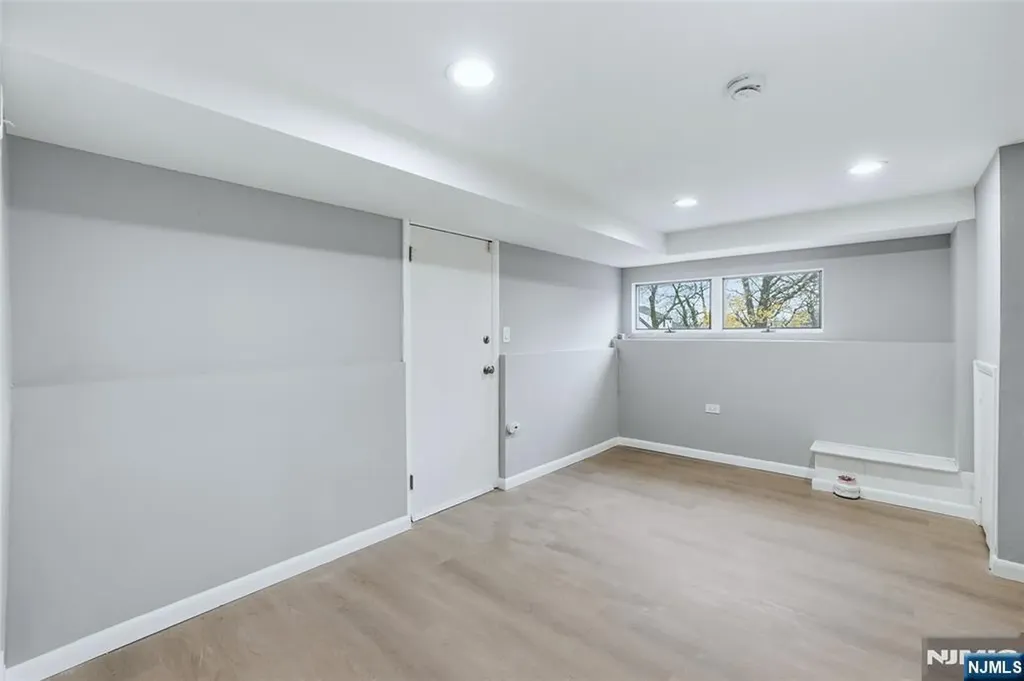 15 Carol Place Bloomfield NJ 07003