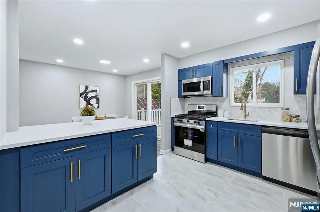 15 Carol Place Bloomfield NJ 07003