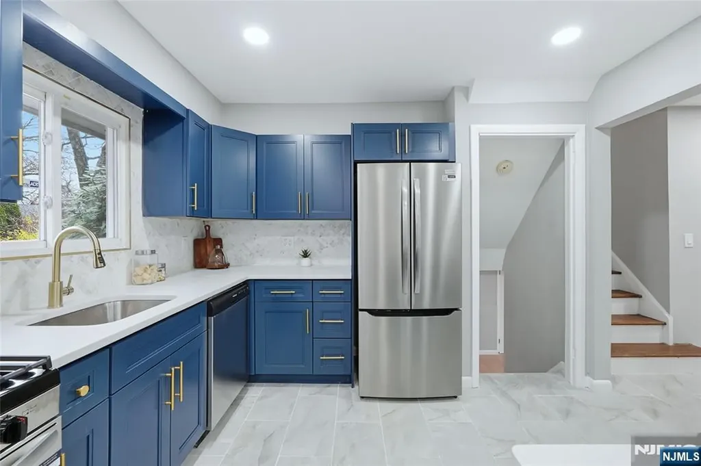 15 Carol Place Bloomfield NJ 07003