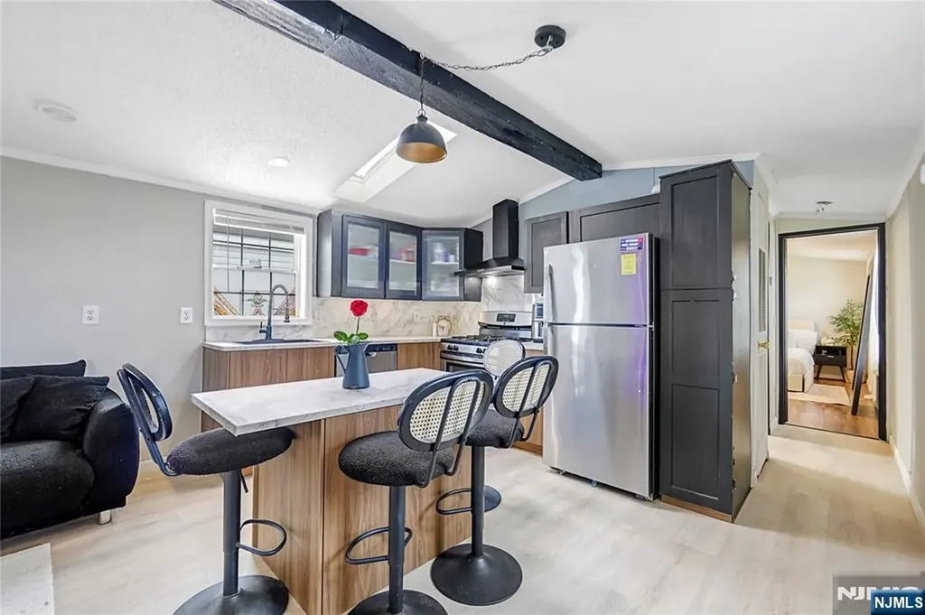 191 W 24th Bayonne NJ 07002