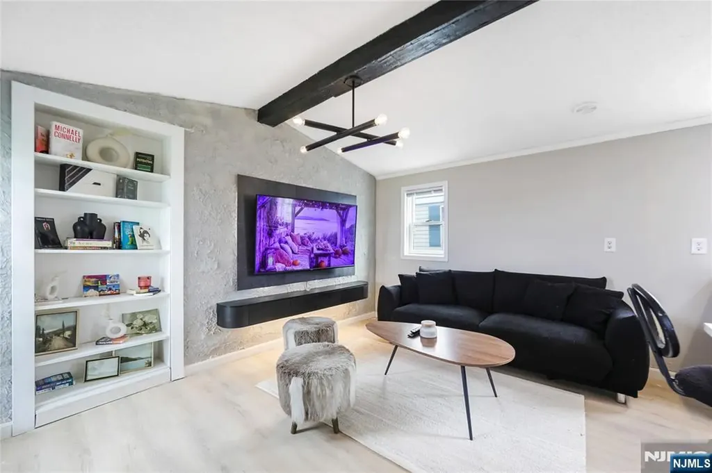 191 W 24th Bayonne NJ 07002