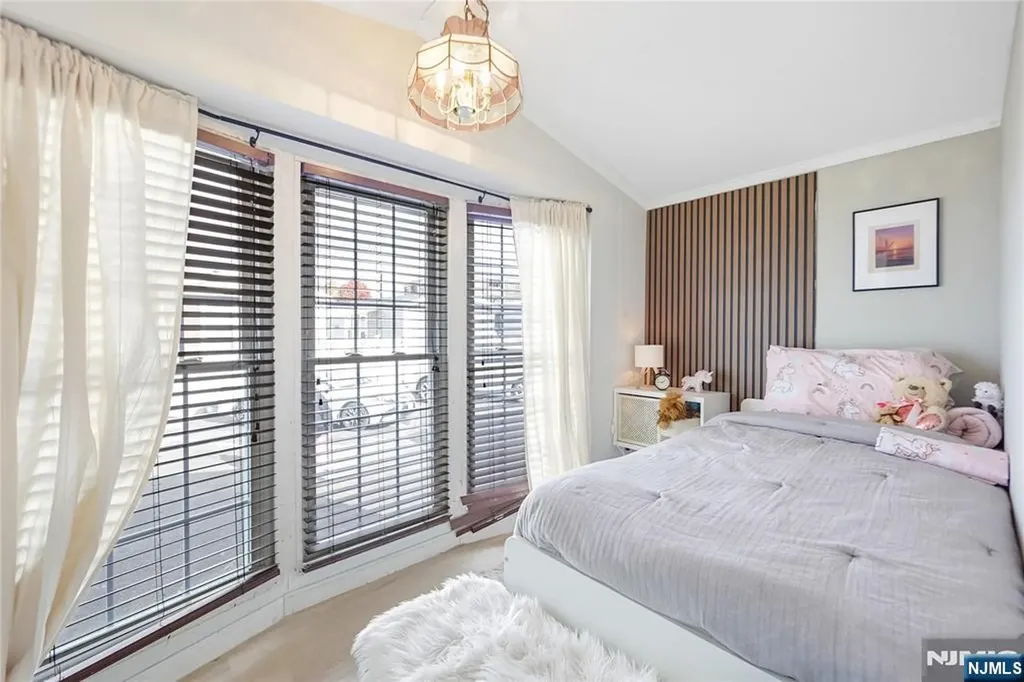 191 W 24th Bayonne NJ 07002