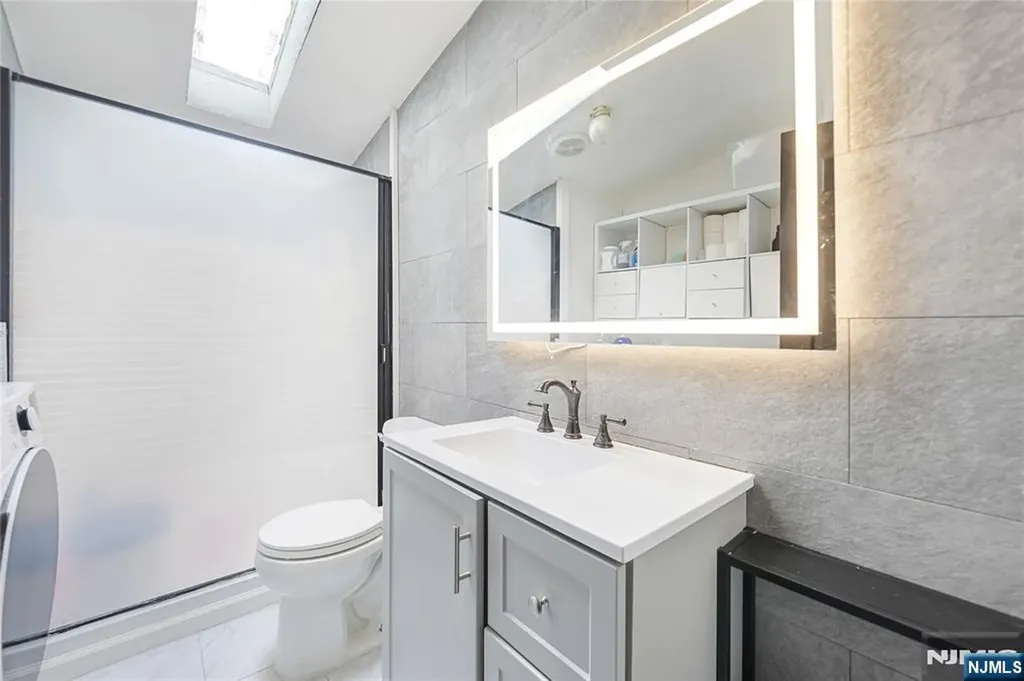 191 W 24th Bayonne NJ 07002