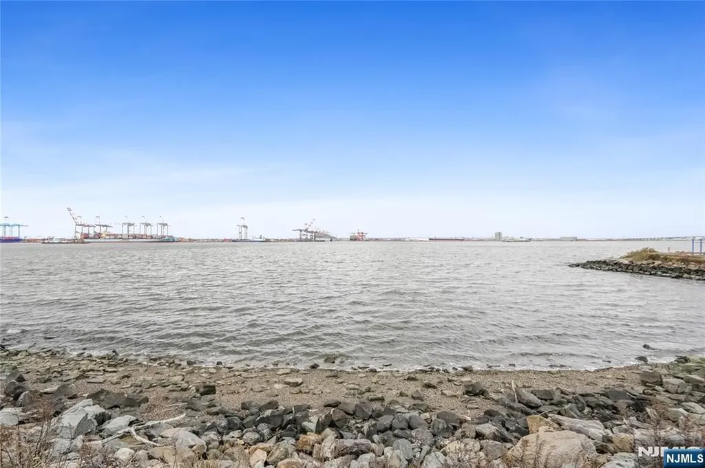 191 W 24th Bayonne NJ 07002