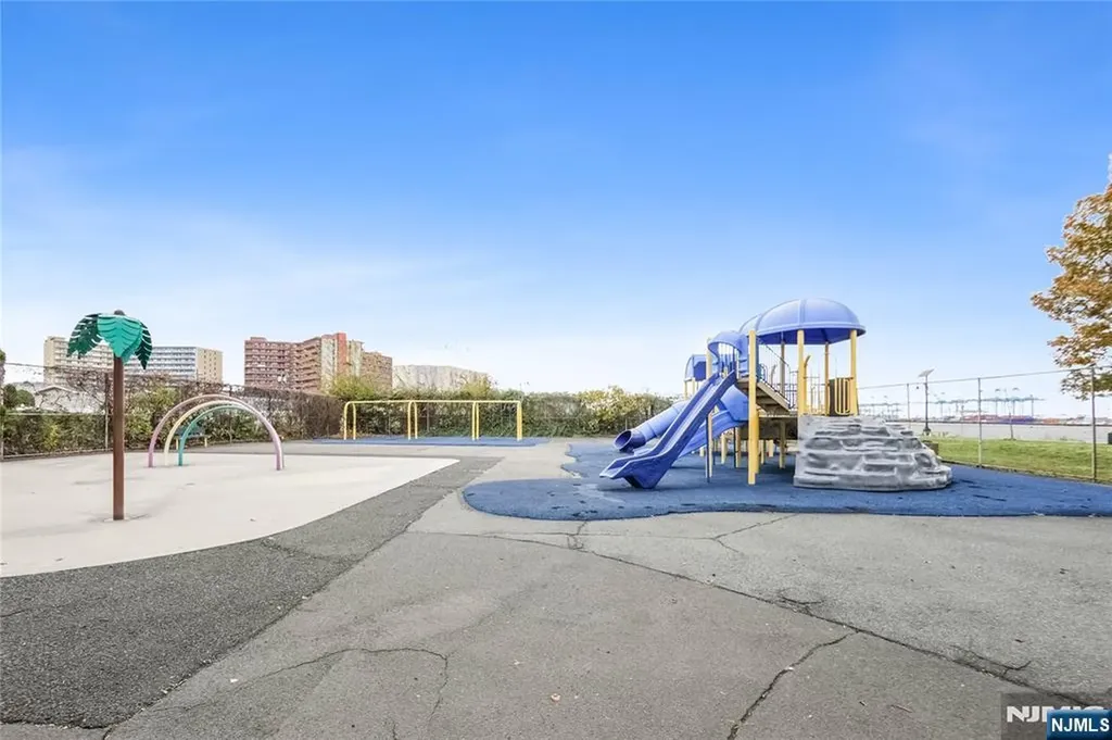 191 W 24th Bayonne NJ 07002