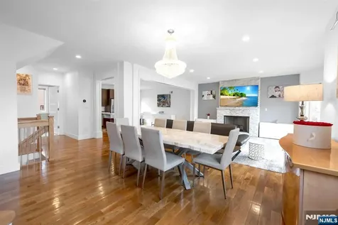807 Edgewood Lane Fort Lee NJ 07024