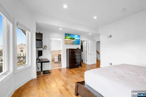 807 Edgewood Lane Fort Lee NJ 07024