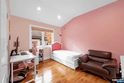 807 Edgewood Lane Fort Lee NJ 07024