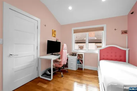 807 Edgewood Lane Fort Lee NJ 07024