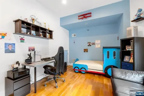 807 Edgewood Lane Fort Lee NJ 07024