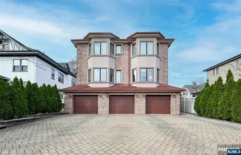 807 Edgewood Lane Fort Lee NJ 07024