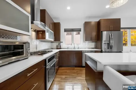 807 Edgewood Lane Fort Lee NJ 07024