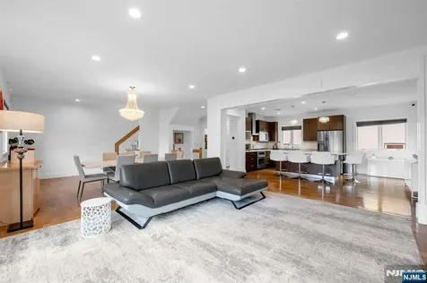 807 Edgewood Lane Fort Lee NJ 07024