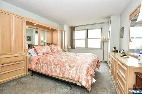 555 North Fort Lee NJ 07024