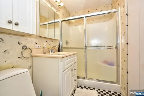 555 North Fort Lee NJ 07024