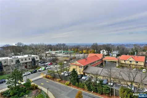 555 North Fort Lee NJ 07024