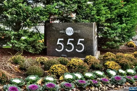 555 North Fort Lee NJ 07024