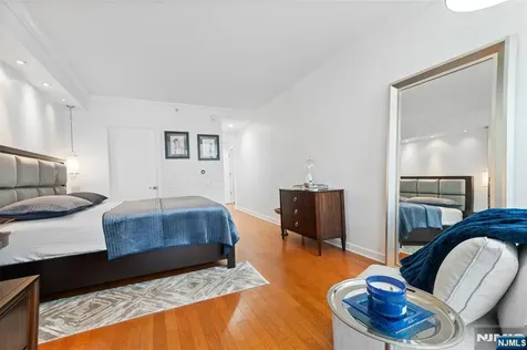 1017 Hudson Park Edgewater NJ 07020