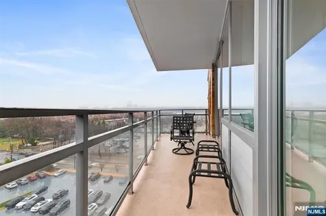 1017 Hudson Park Edgewater NJ 07020