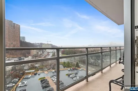 1017 Hudson Park Edgewater NJ 07020