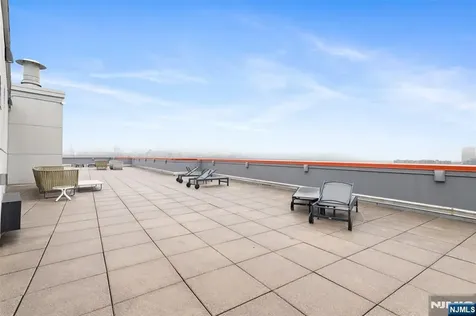 1017 Hudson Park Edgewater NJ 07020