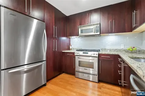 1017 Hudson Park Edgewater NJ 07020