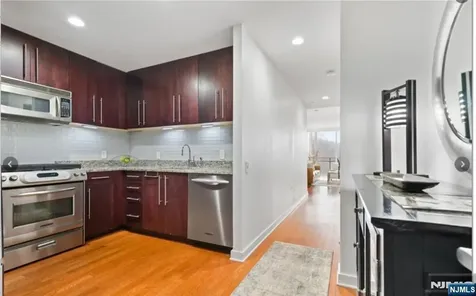 1017 Hudson Park Edgewater NJ 07020