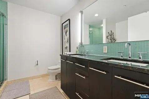 1017 Hudson Park Edgewater NJ 07020